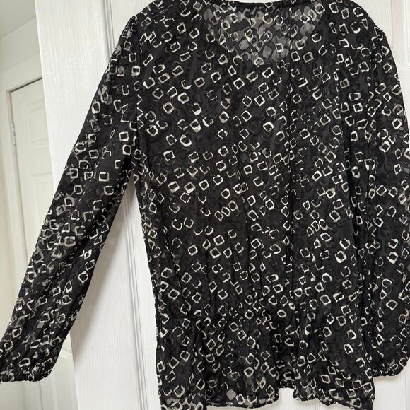 Chico's Women's Black & White Sheer Long Sleeve Top Size 1. - Picture 12 of 13